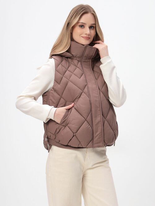 Жилет женский утепленный с капюшоном коричневый (вид 14) Жилет женский утепленный с капюшоном коричневый (фото, вид 14)