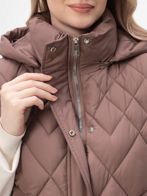 Жилет женский утепленный с капюшоном коричневый (вид 18) Жилет женский утепленный с капюшоном коричневый (фото, вид 18)