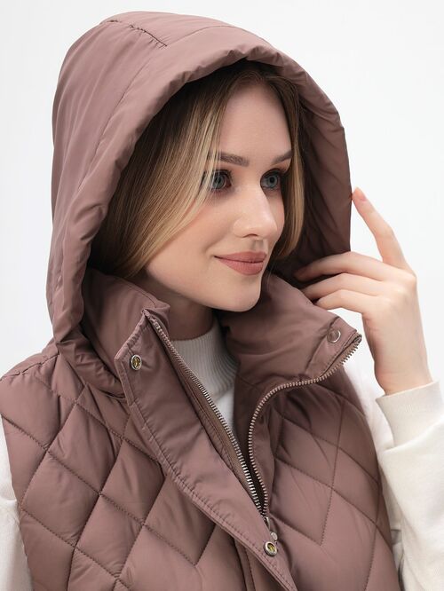 Жилет женский утепленный с капюшоном коричневый (вид 21) Жилет женский утепленный с капюшоном коричневый (фото, вид 21)